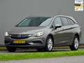 Opel Astra Sports Tourer 1.0 Business+ // NL / Carplay / Navi Brun - thumbnail 1