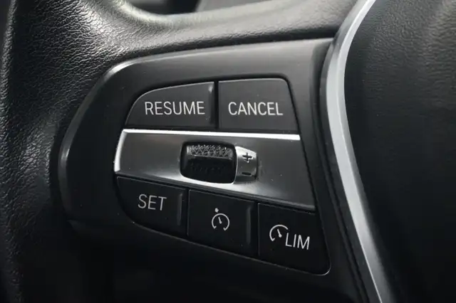 BMW 3 Series view 12