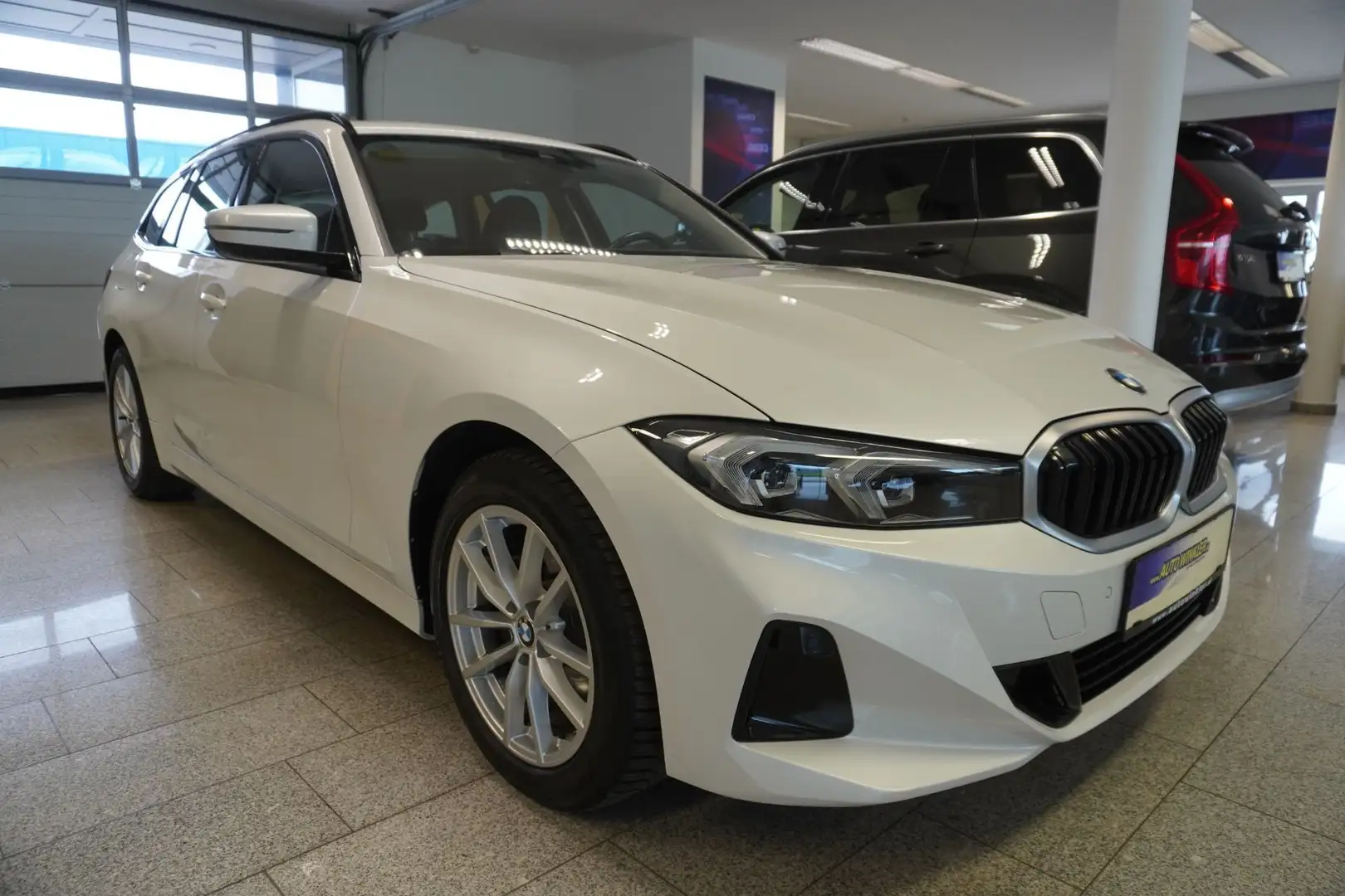 BMW 320 d xDrive Aut. MY24/LED/HeadUp/Navi Weiß - 2