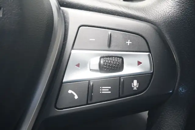 BMW 3 Series view 13