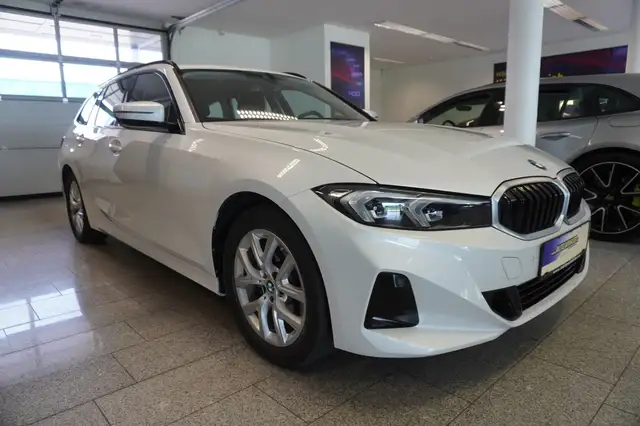 BMW 3 Series view 3