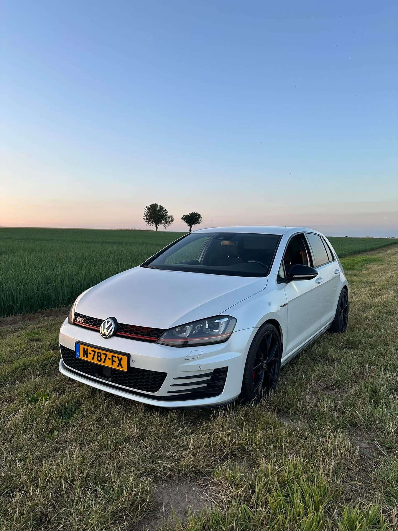 2016 Volkswagen GOLF