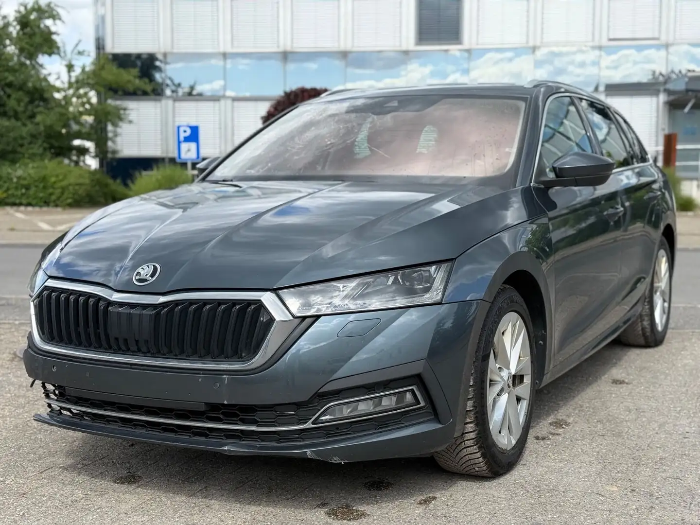 Skoda Octavia 2.0 TDI DSG STYLE:Leder,AHK,11.6-Netto Grau - 1