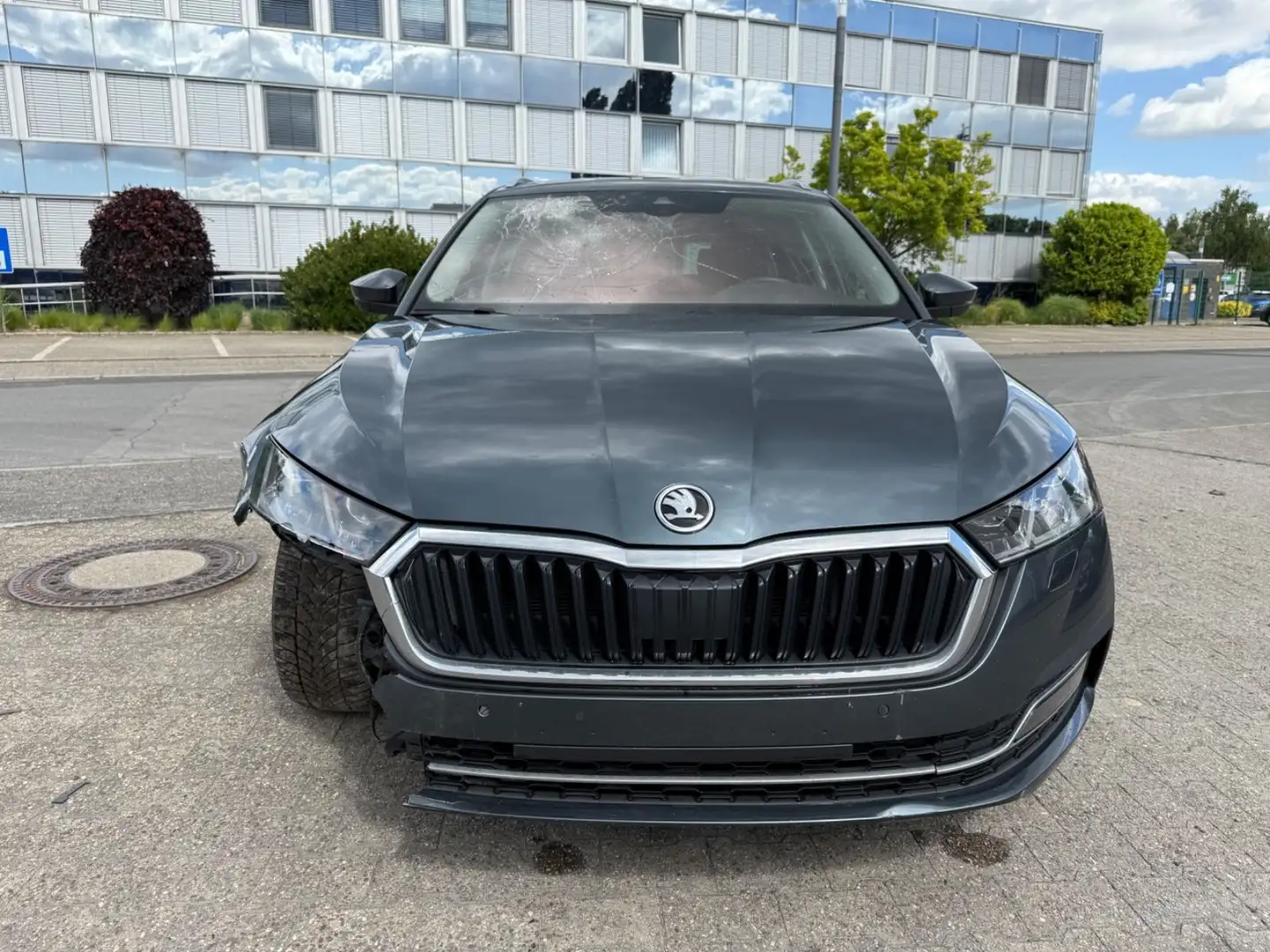 Skoda Octavia 2.0 TDI DSG STYLE:Leder,AHK,11.6-Netto Grau - 2