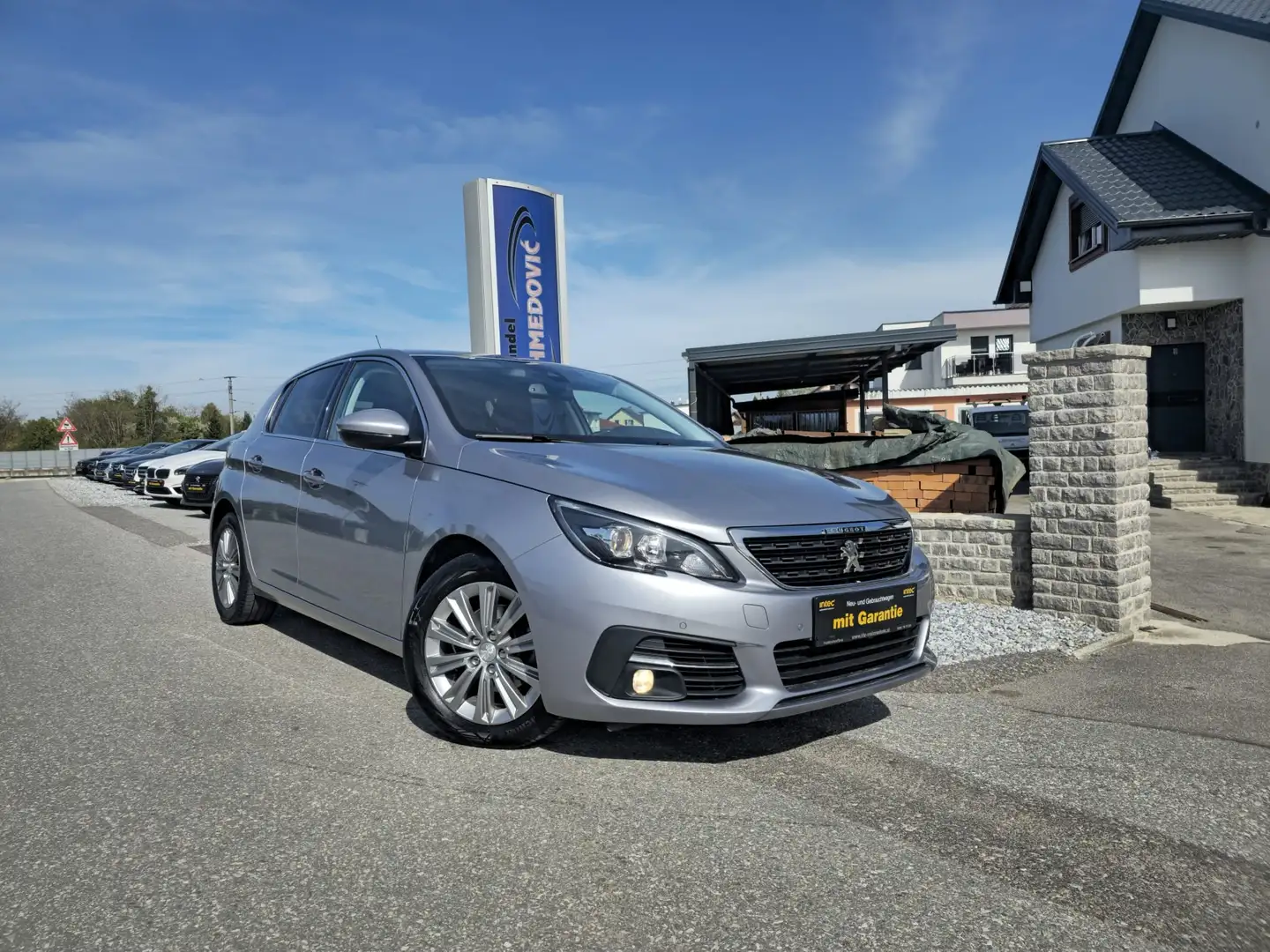 Peugeot 308 1,6 BlueHDI 120 Allure Aut. Grau - 2