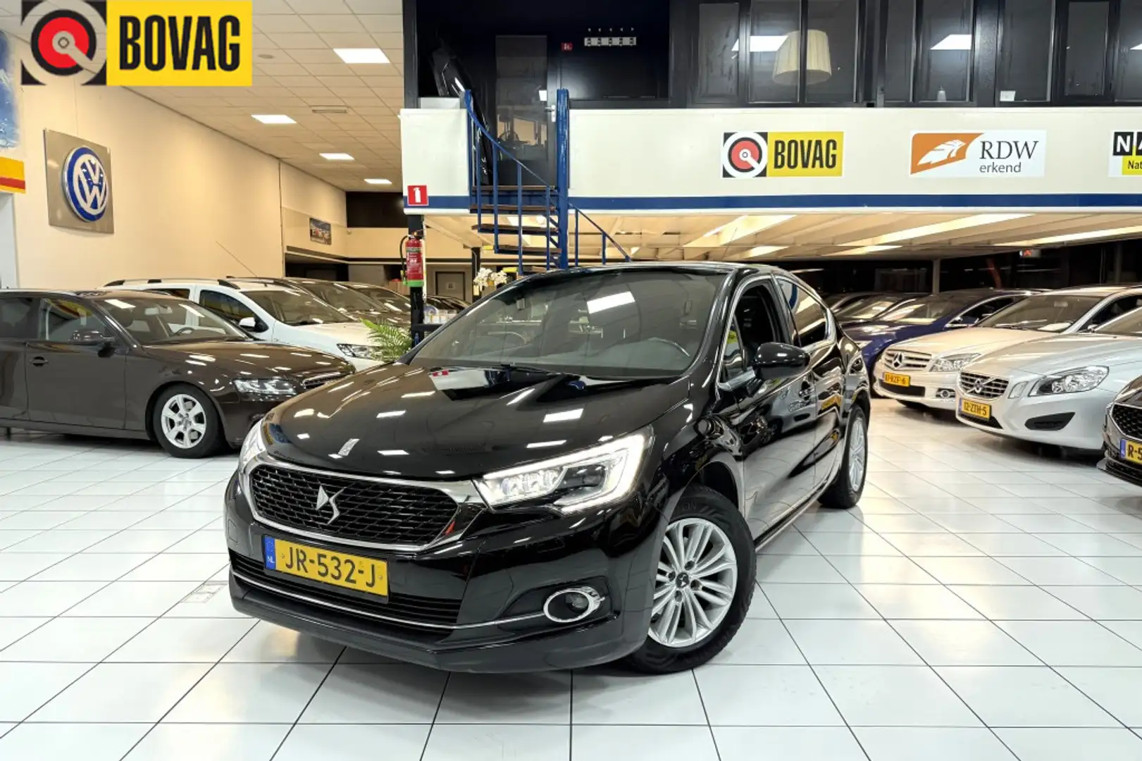 DS Automobiles DS 4 1.2 PureTech Chic Schwarz - 1