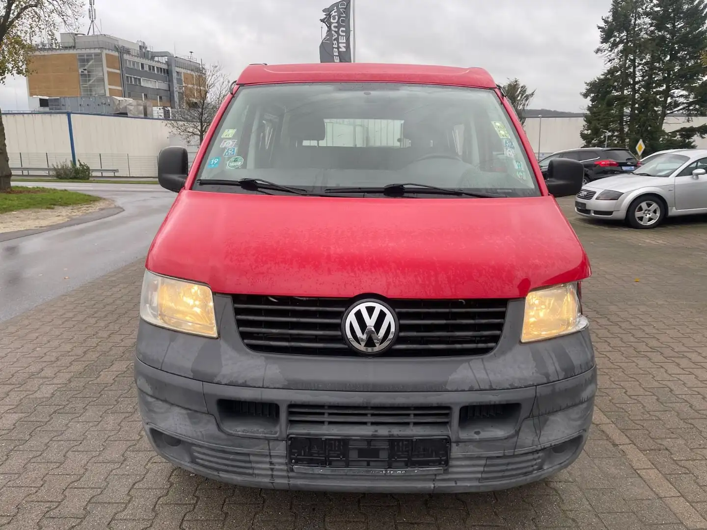 Volkswagen T5 Transporter Wohnmobil Umbau Rot - 2