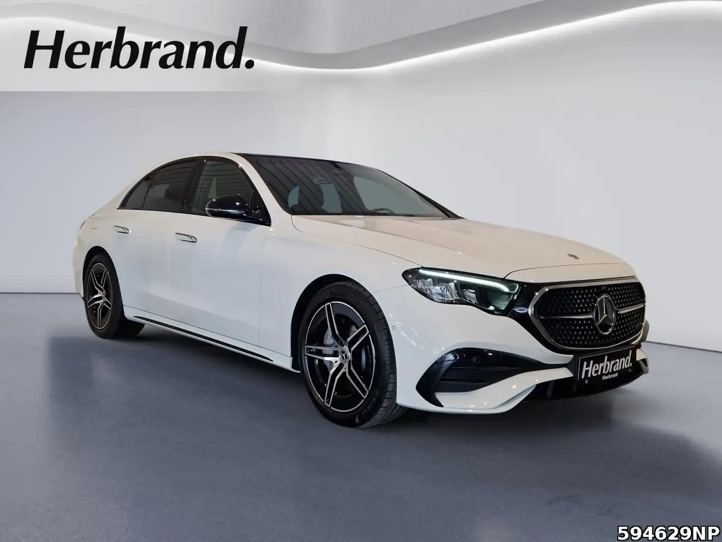 Mercedes-Benz E 220 d AMG Night Panorama AHK KEYLESS 360°LED Weiß - 2