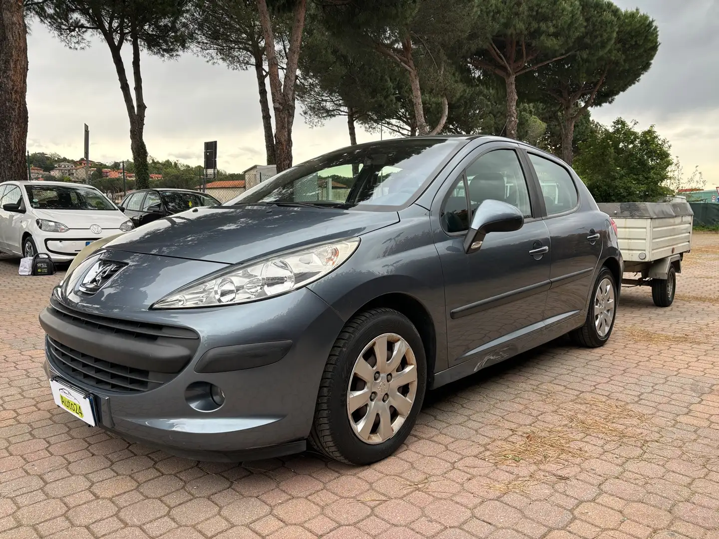 Peugeot 207 207 5p 1.4 hdi *CON CARRELLO E GANCIO TRAINO* Grigio - 1