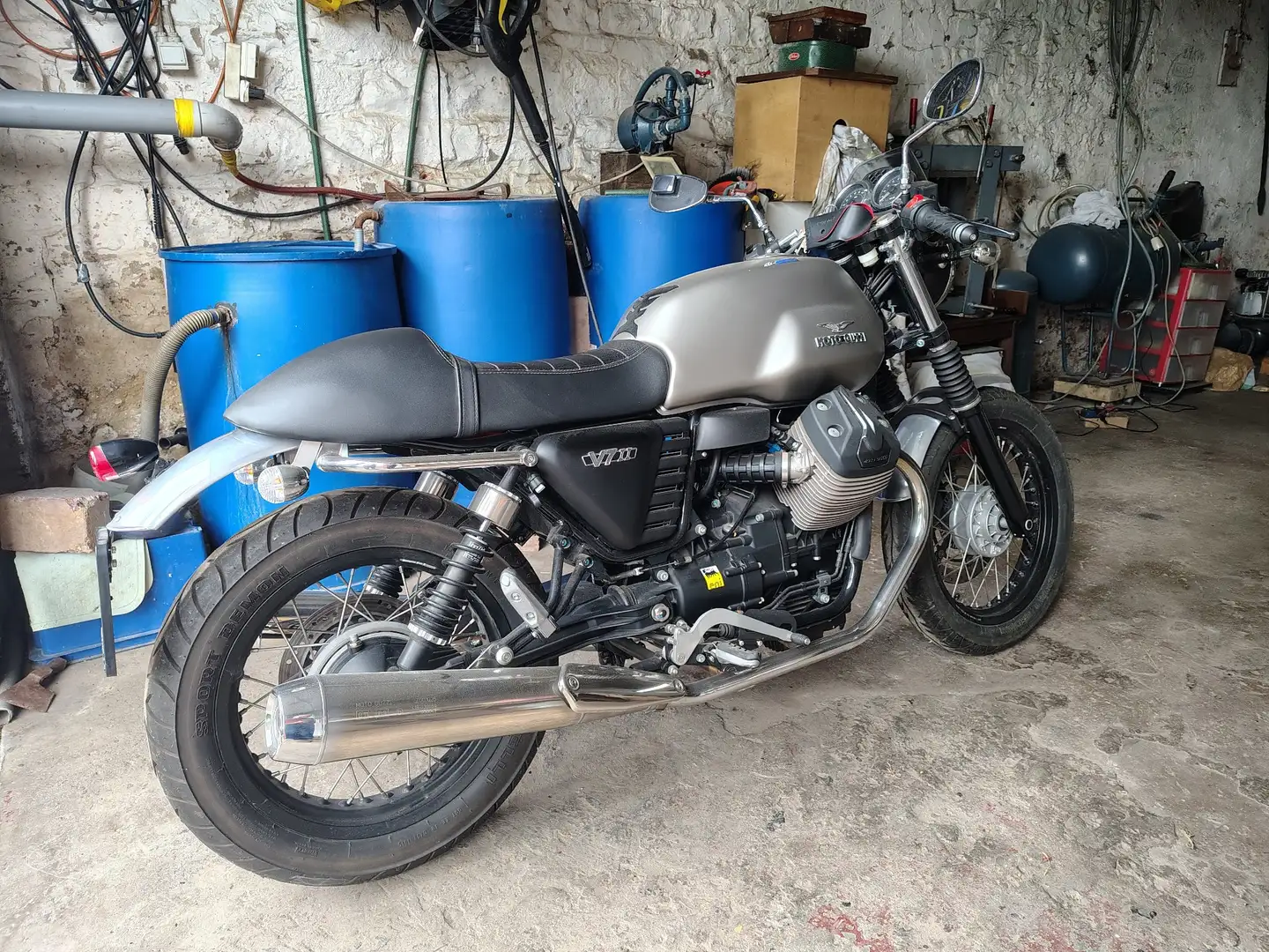 Moto Guzzi V 7 Grijs - 1