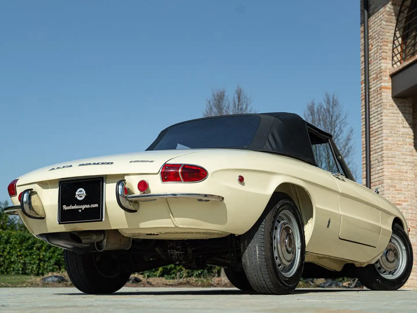 Alfa Romeo 1750 SPIDER VELOCE "OSSO DI SEPPIA" Béžová - 2