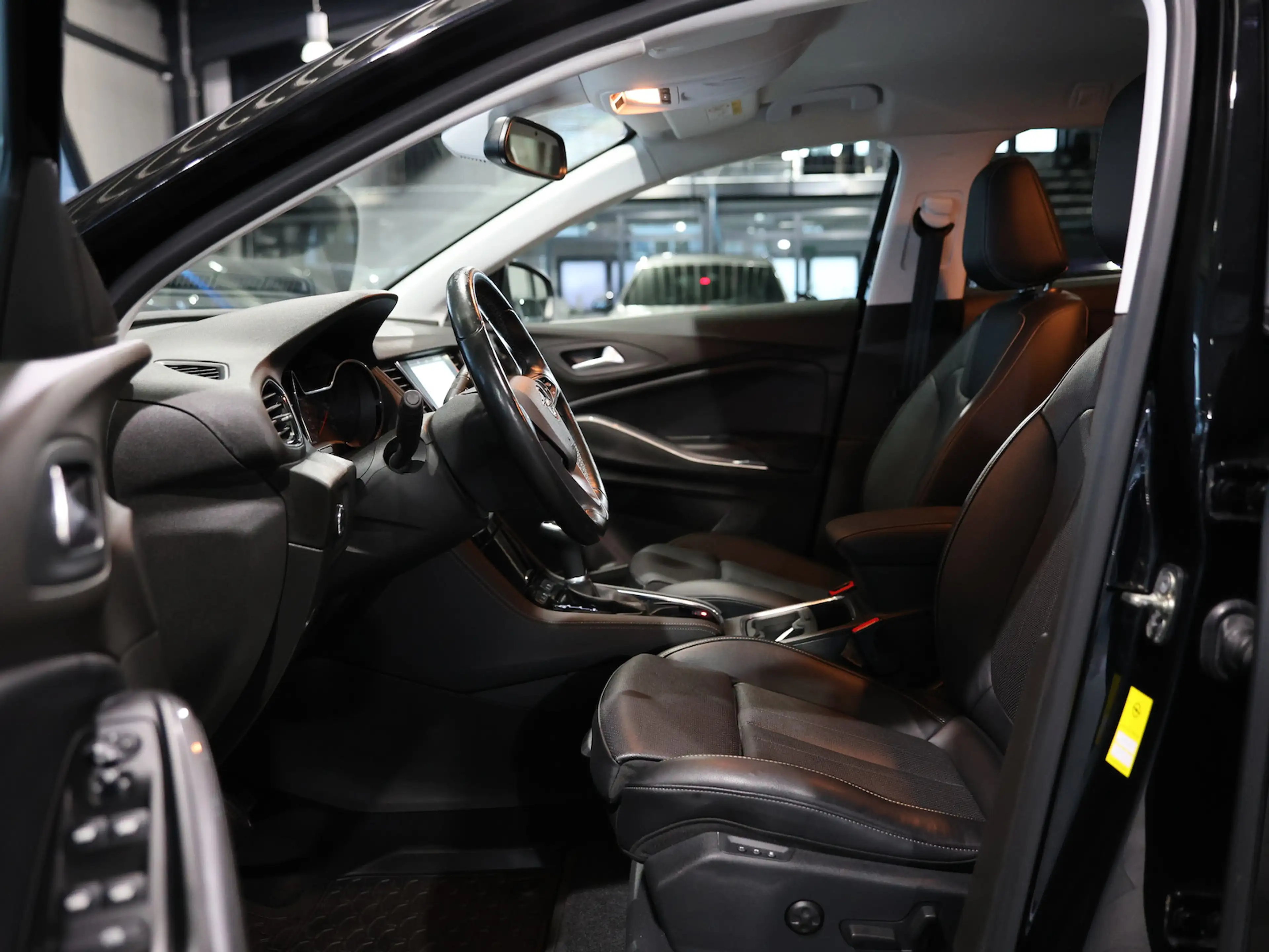Opel Grandland 2.0 D ULTIMATE LED, LEDER+MEMORY+LUFT — photo 10