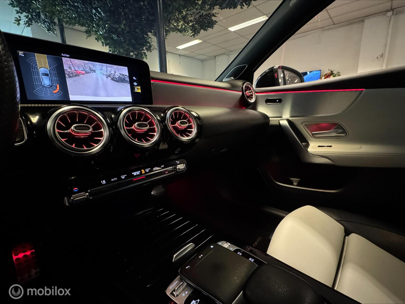Mercedes-Benz A 250 Premium Plus — photo 17