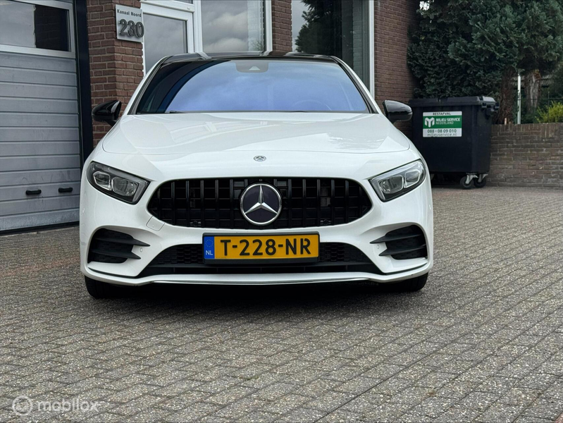 Mercedes-Benz A 250 Premium Plus — photo 24