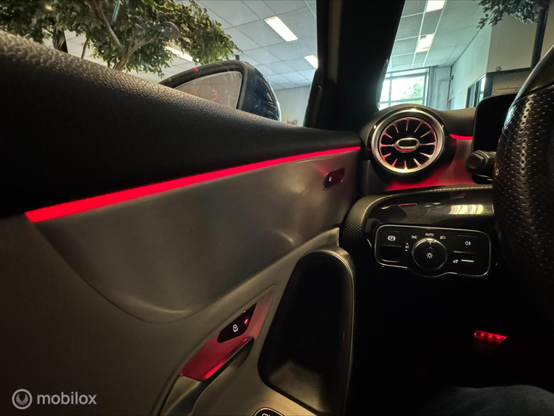 Mercedes-Benz A 250 Premium Plus — photo 16