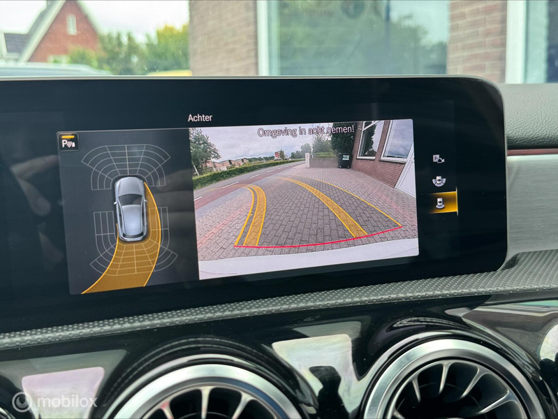 Mercedes-Benz A 250 Premium Plus — photo 7