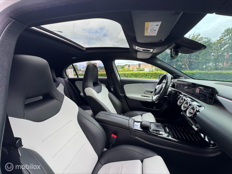 Mercedes-Benz A 250 Premium Plus — photo 19