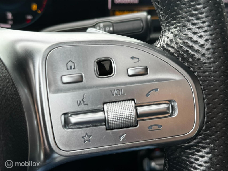 Mercedes-Benz A 250 Premium Plus — photo 11