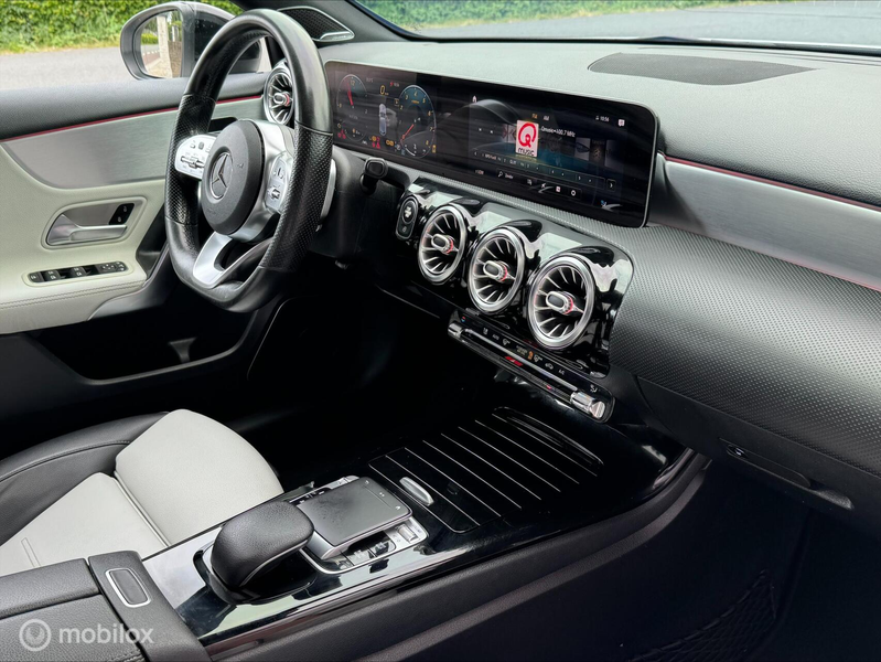 Mercedes-Benz A 250 Premium Plus — photo 6