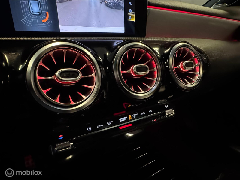Mercedes-Benz A 250 Premium Plus — photo 15