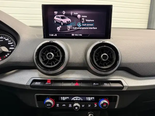Audi Q2 view 11