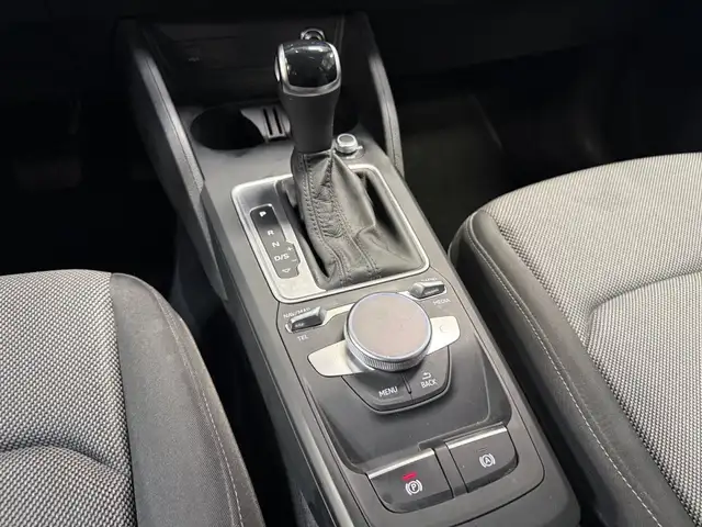 Audi Q2 view 12