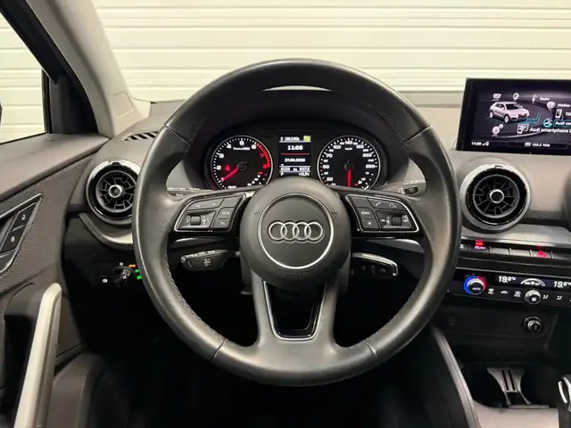 Audi Q2 view 10