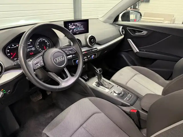 Audi Q2 view 9