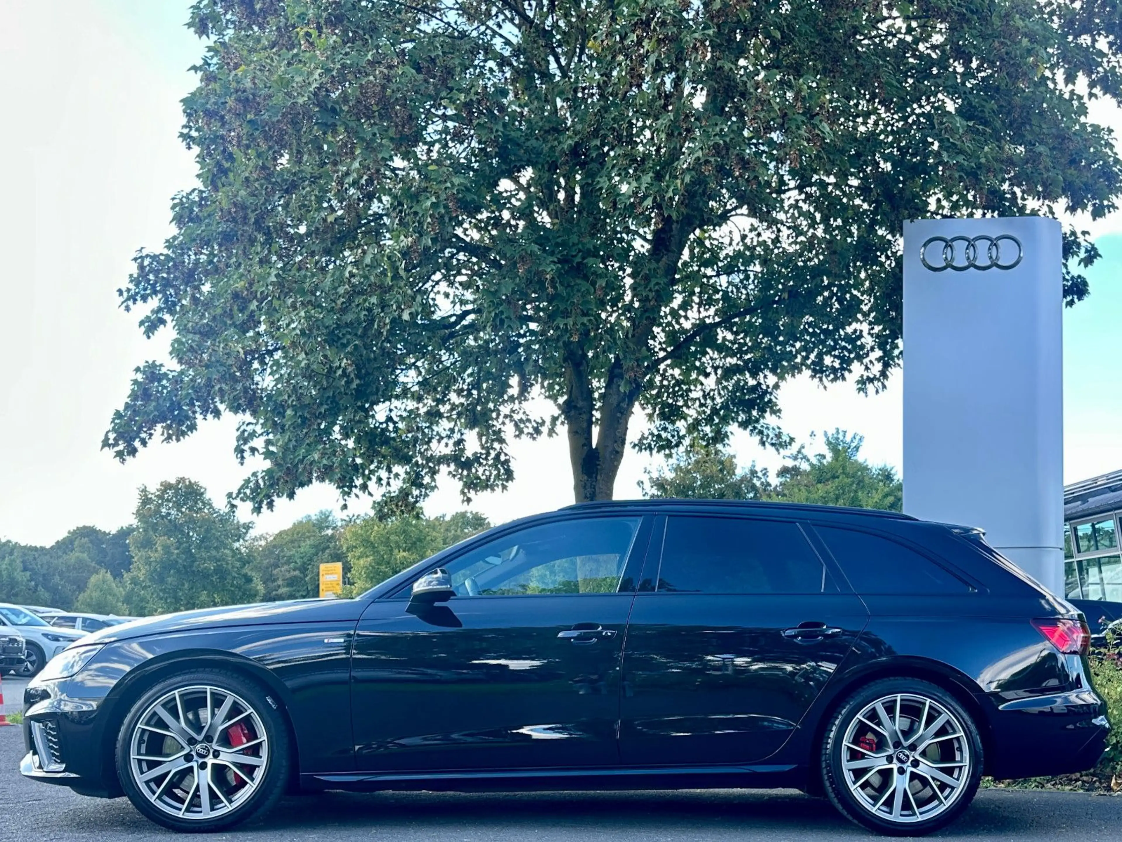 Audi A4 Avant 50TDI q S LINE Comp+ BLACK AHK 360° ACC — photo 4