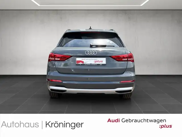 Audi Q3 view 6