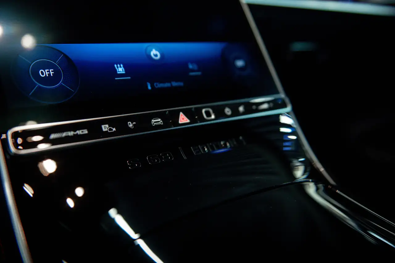 Mercedes-Benz S-Class снимка Mercedes-Benz S-Class