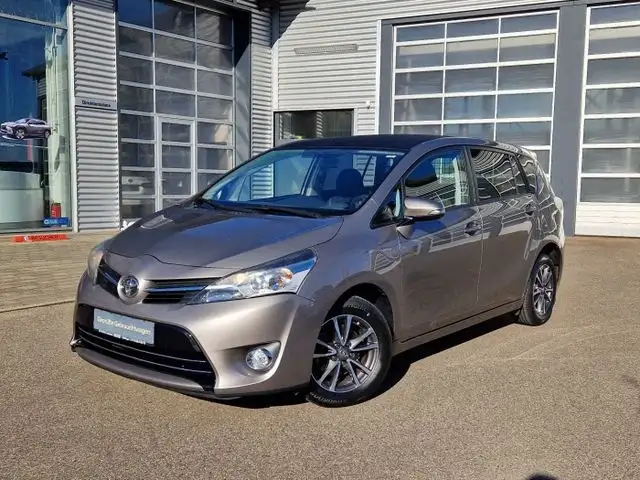 Toyota Verso 1.8 5-Sitzer Skyview Edition