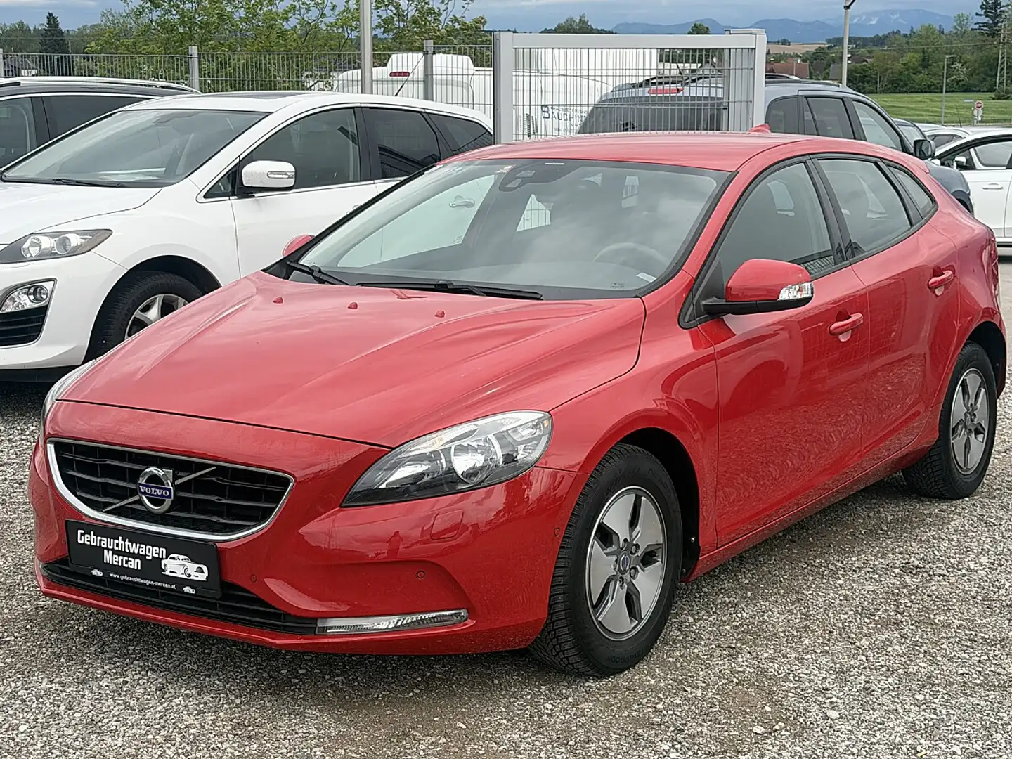 Volvo V40 D2 Kinetic Rot - 1