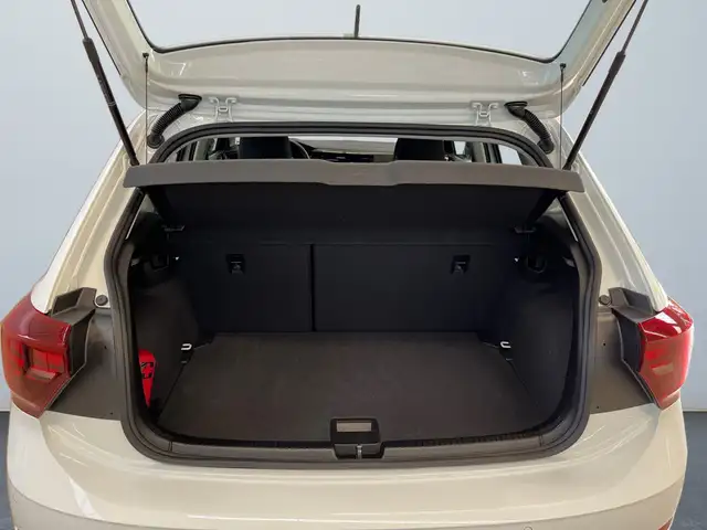 Volkswagen Polo view 14