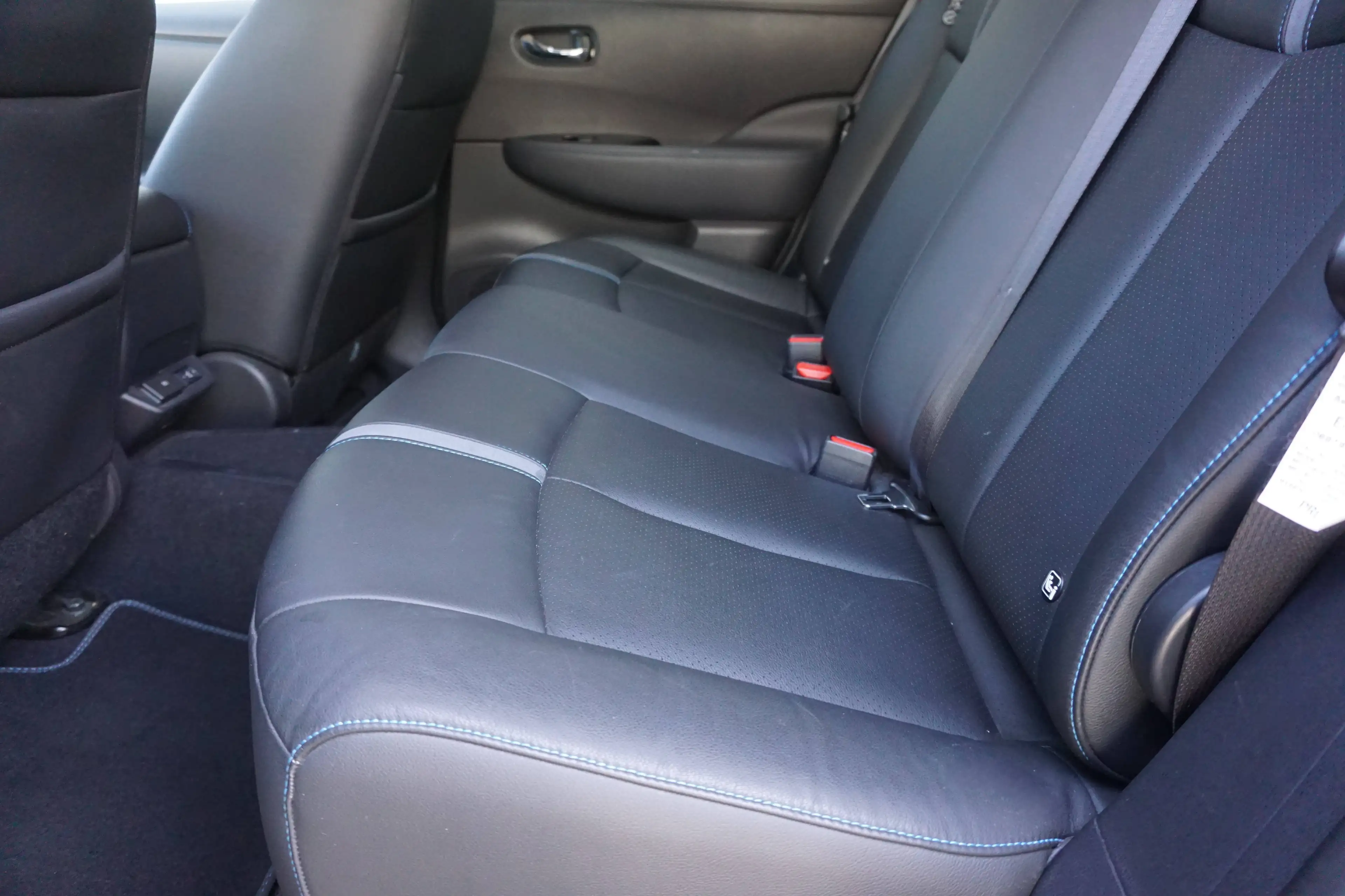 Nissan Leaf Leaf 62 kWh N-Connecta-Navi-360°Cam-DodeH-Keyless-Garantie — photo 6