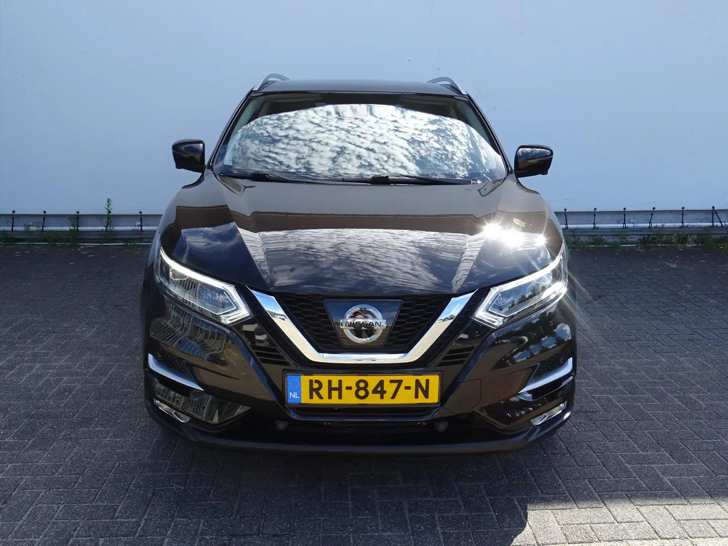 Nissan Qashqai 1.2 115pk DIG-T XTRONIC Tekna Zwart - 2