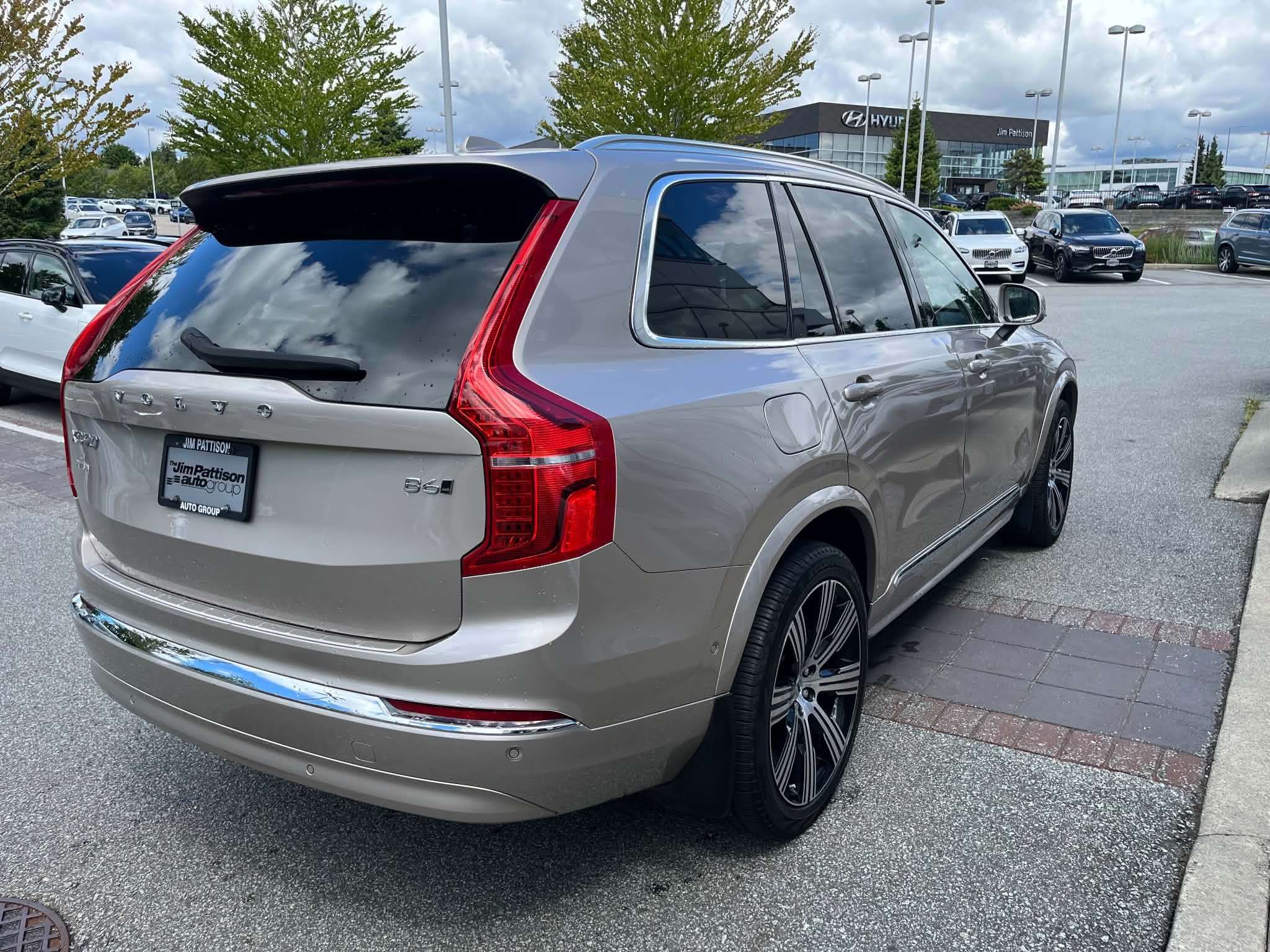 2023 Volvo XC90 B6 AWD Ultimate Bright alt 5