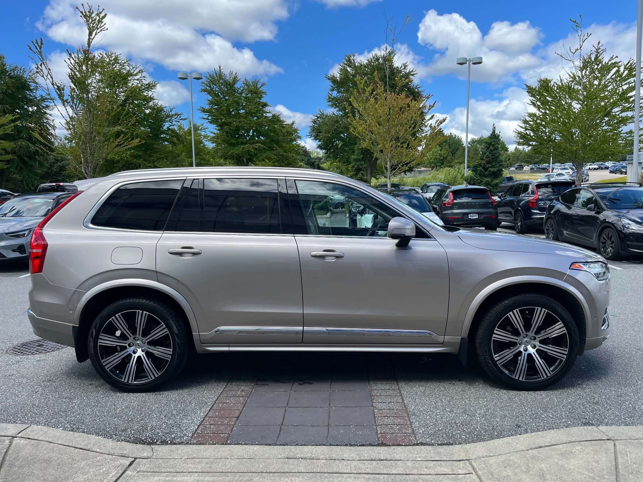 2023 Volvo XC90 B6 AWD Ultimate Bright thumb 6