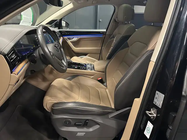 Volkswagen Touareg view 16