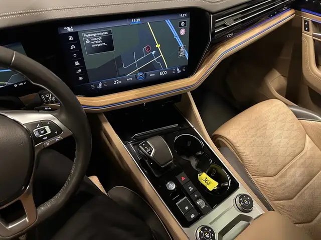 Volkswagen Touareg view 23