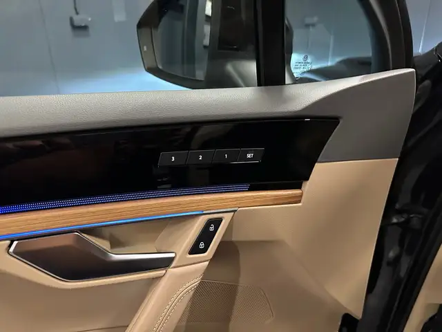 Volkswagen Touareg view 15