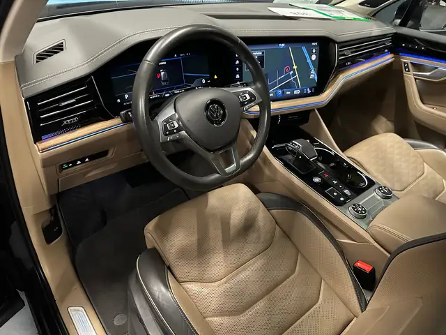 Volkswagen Touareg view 18