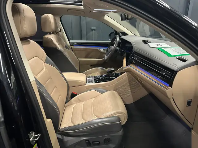 Volkswagen Touareg view 11