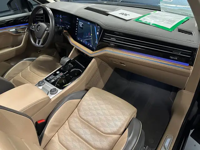Volkswagen Touareg view 12
