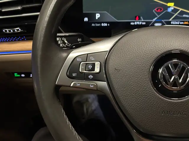 Volkswagen Touareg view 20
