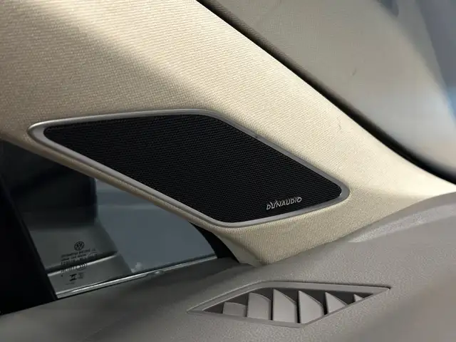 Volkswagen Touareg view 21