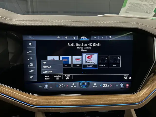 Volkswagen Touareg view 30