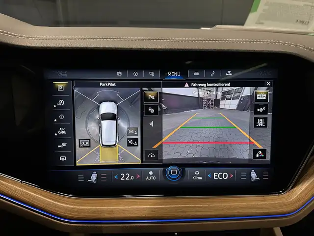 Volkswagen Touareg view 25