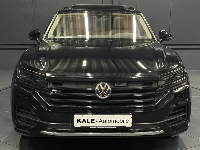 Volkswagen Touareg view 8