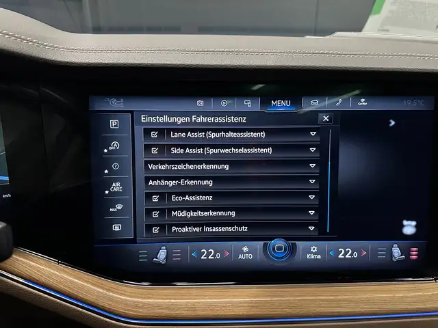 Volkswagen Touareg view 28